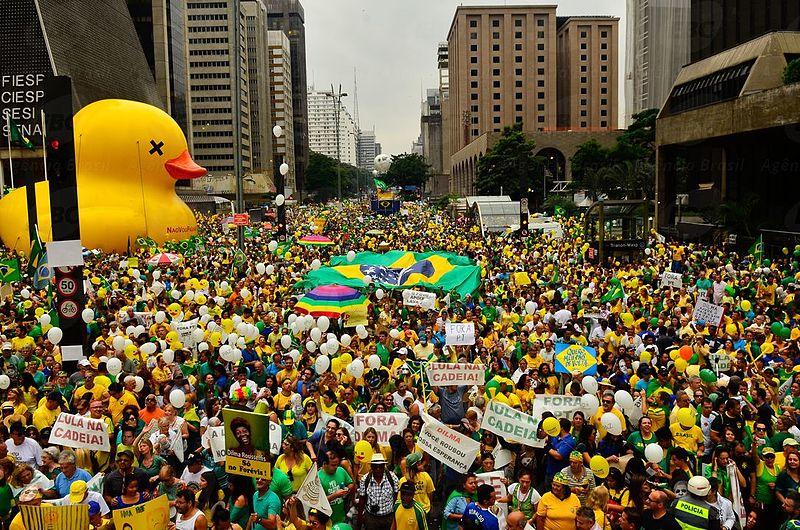 manifestac%cc%a7a%cc%83o_em_sa%cc%83o_paulo_contra_corrupc%cc%a7a%cc%83o_e_o_governo_dilma_em_13_de_marc%cc%a7o_de_2016_4