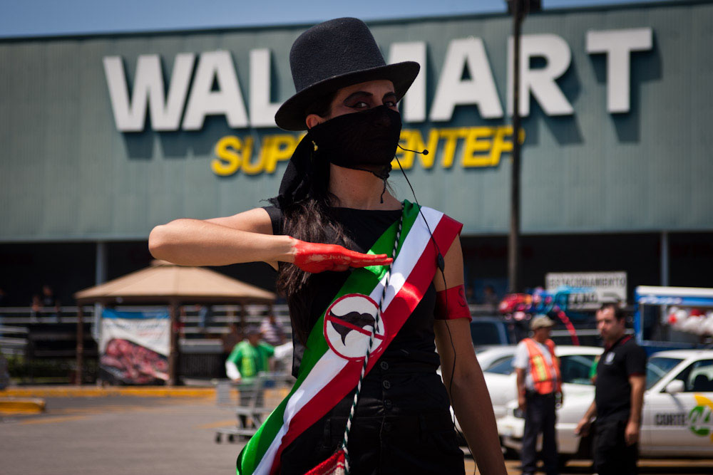 Meyer-WalmartProtest_MarteMerlos