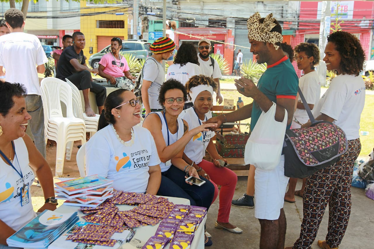 Corra program operators and participants in Salvador, Bahia.