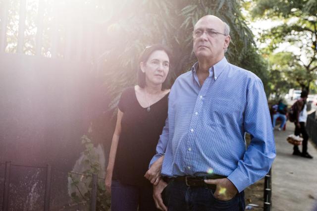 On Monday the 17th, Carlos Fernando Chamorro and his wife Desirée Elizondo went to the Judicial Complex of Managua to present a Writ of Amparo