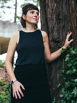 Photo of Author Laura Belik